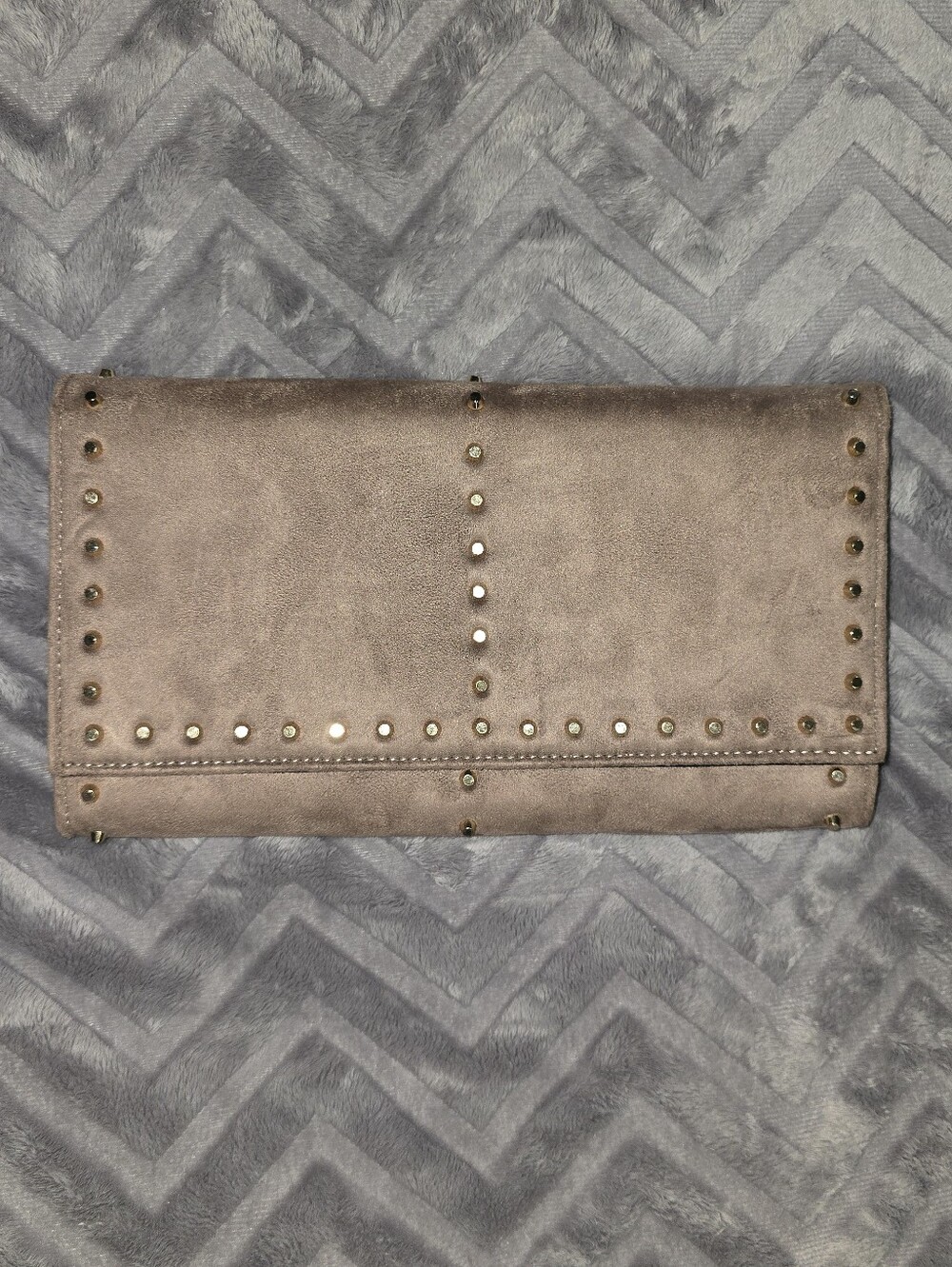 NWT Vigo Fiore Mauve Faux Suede Studded Envelope Clutch Gold Chain Strap